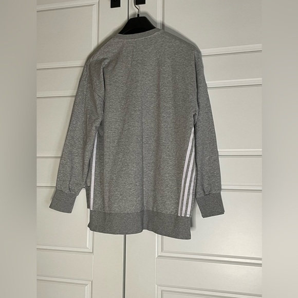 Adidas split sides logo pullover for gym workouts - Picture 2 of 5